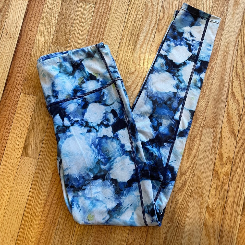 Athleta Blue and White Floral Print Leggings